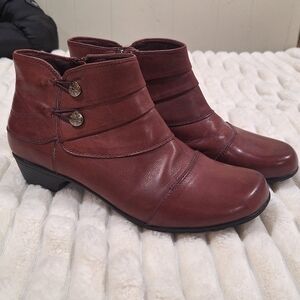 Earth Origins Burgundy Leather Ankle Booties (11M)